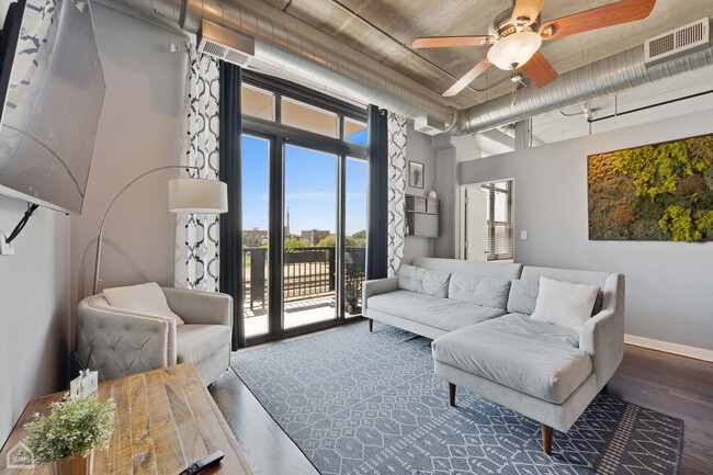 811 W 15th Pl in Chicago, IL - Building Photo - Building Photo