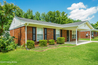 260 E Blue Jay Rd in Louisville, KY - Building Photo - Building Photo