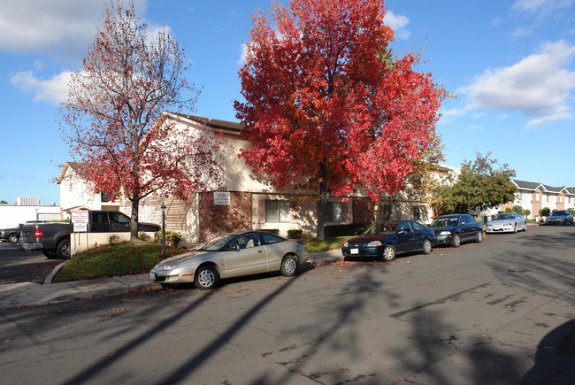 Colony Square Apartments in La Mesa, CA - Building Photo - Building Photo