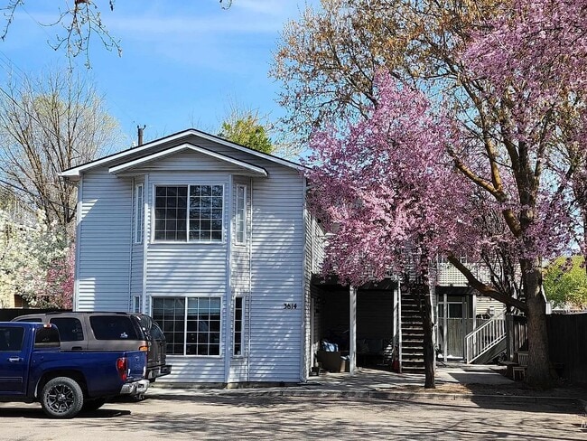 3814 W Glendale St, Unit 202