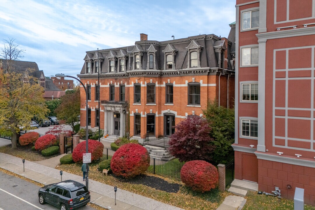 The Knights @ 506 Delaware in Buffalo, NY - Building Photo