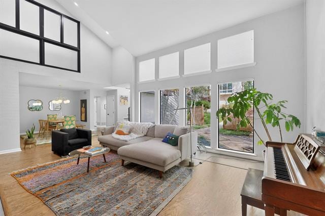 property at 925 Easton Pl