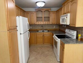 6833 SW 20th Ct in Miramar, FL - Building Photo - Building Photo