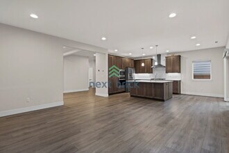 18303 17th Ave W in Lynnwood, WA - Foto de edificio - Building Photo