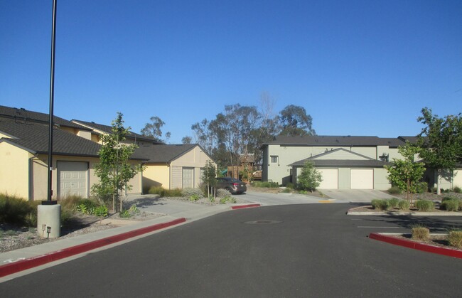 Blue Butterfly Village in Harbor City, CA - Foto de edificio - Building Photo