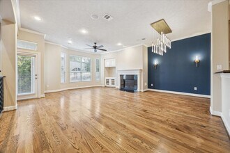 5706 Blossom St in Houston, TX - Building Photo - Building Photo