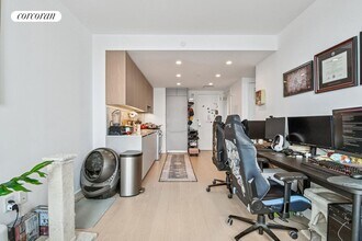 3 Ct Square W in Queens, NY - Building Photo - Building Photo