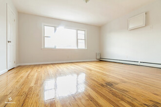 58 Bergen Ave in Jersey City, NJ - Building Photo - Interior Photo