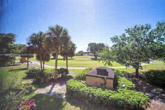 200 Jacaranda Country Club Dr in Plantation, FL - Building Photo - Building Photo