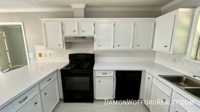 121 Stockton Dr in Flowood, MS - Building Photo - Building Photo