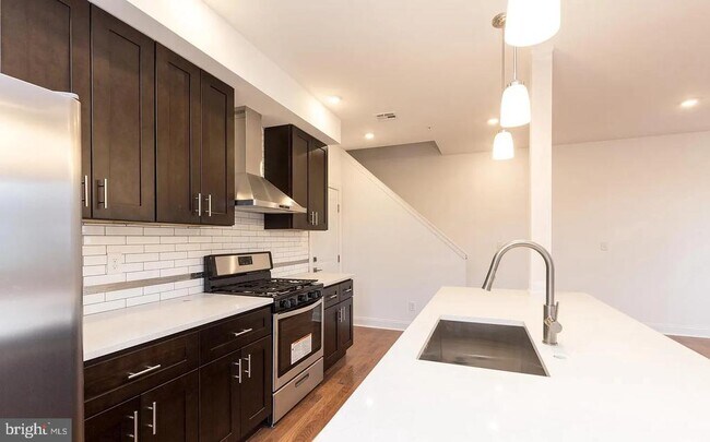 property at 4215 Manayunk Ave