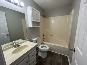 9 Carlton Pl in Jackson, TN - Foto de edificio - Building Photo