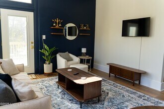 1135 S 1st St in Louisville, KY - Building Photo - Building Photo