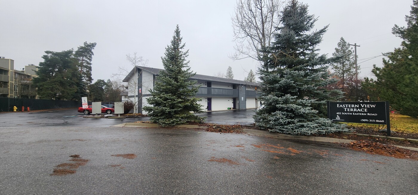 Eastern View Terrace Apartments in Spokane, WA - Foto de edificio