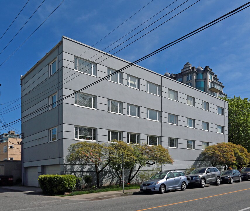 Windsor Apartments in Vancouver, BC - Building Photo
