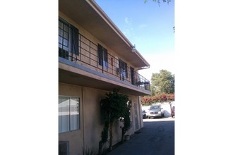 11947 Runnymede St in North Hollywood, CA - Building Photo - Building Photo