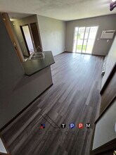 410 13th Ave NW in Oelwein, IA - Building Photo - Building Photo