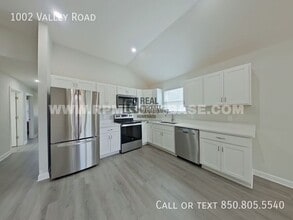 1002 Valley Rd in Crestview, FL - Building Photo - Building Photo