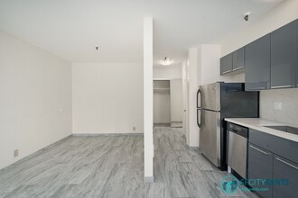 2302 Pacific Ave, Unit 2302 Pacific Ave. #111 in San Francisco, CA - Building Photo - Building Photo
