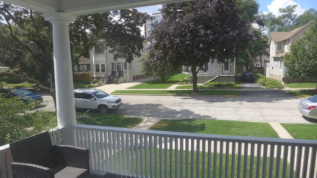 136 Elgin Ave in Forest Park, IL - Building Photo - Building Photo