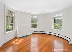 1871 Beacon St-Unit -Apt 3 in Brookline, MA - Building Photo - Building Photo