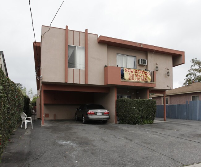 12126 Oxnard St in North Hollywood, CA - Building Photo - Building Photo