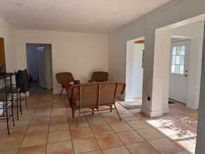 451 NE 134th St in North Miami, FL - Building Photo - Building Photo