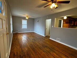 11515 Hackett St in Sugar Creek, MO - Building Photo - Building Photo