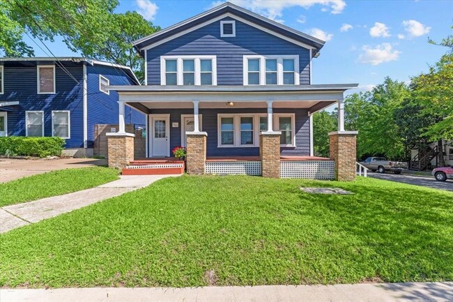 property at 1302 20th St