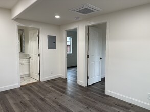 1068 Billings Blvd in San Leandro, CA - Foto de edificio - Building Photo