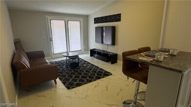 5222 Treetops Dr in Naples, FL - Building Photo - Building Photo