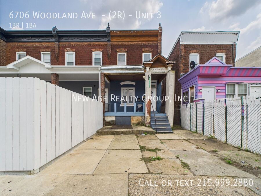 6706 Woodland Ave in Philadelphia, PA - Building Photo