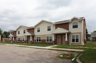 Washington Square Apartments in Barberton, OH - Building Photo