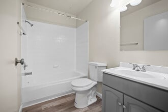 Brookdale Gardens in Merced, CA - Foto de edificio - Interior Photo