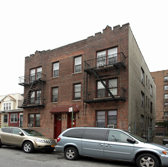 353-357 E 34th St in Brooklyn, NY - Foto de edificio - Building Photo