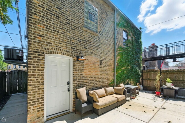 3935 N Seeley Ave in Chicago, IL - Building Photo - Building Photo