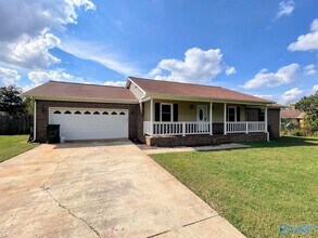 112 Hazelwood Dr in Hazel Green, AL - Foto de edificio - Building Photo