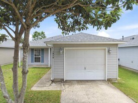 1076 Antigua Cir in Pensacola, FL - Building Photo