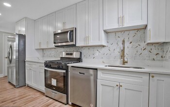 2201 N Pulaski St in Baltimore, MD - Building Photo - Building Photo