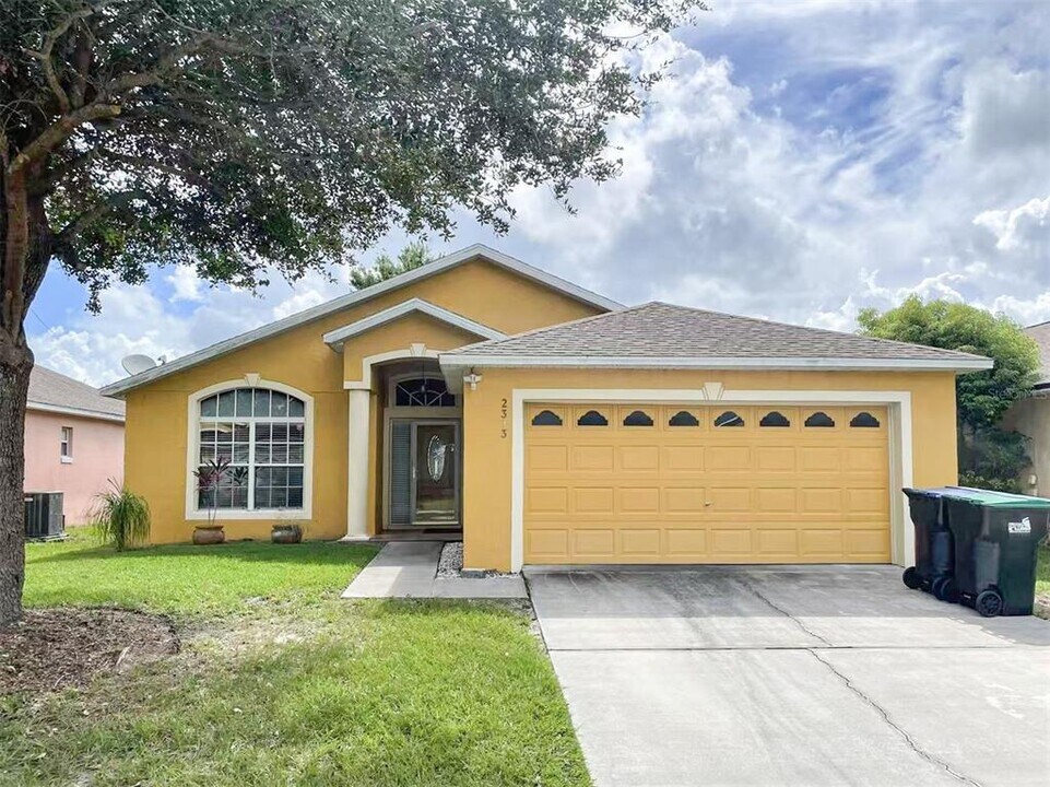 2313 Ole Hickory Dr in Orlando, FL - Building Photo