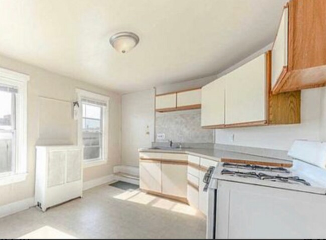 106 E Pine St.-Unit -2 in Millville, NJ - Building Photo - Building Photo