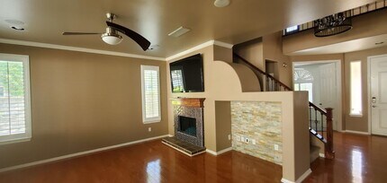 17686 Medley Ridge Dr in Santa Clarita, CA - Building Photo - Building Photo