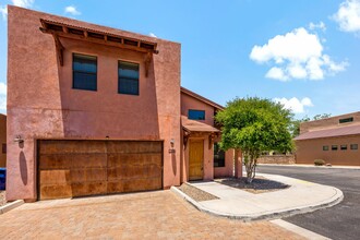 3057 N Presidio Park Pl in Tucson, AZ - Building Photo - Building Photo