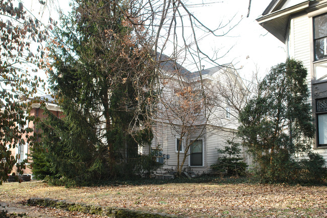 136 N Bayly Ave in Louisville, KY - Building Photo - Building Photo