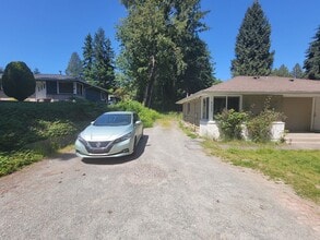 9222 NE 180th St in Bothell, WA - Building Photo - Building Photo