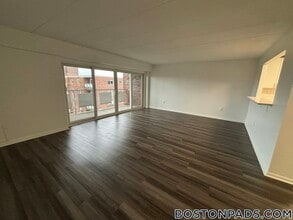 51 Hill Rd in Belmont, MA - Building Photo - Building Photo