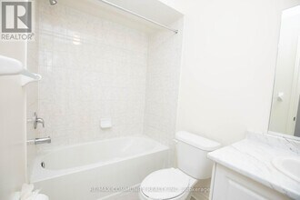 1197 Kettering Dr in Oshawa, ON - Building Photo - Building Photo