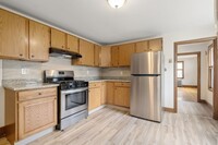 147 River St, Unit #2 in Cambridge, MA - Foto de edificio - Building Photo