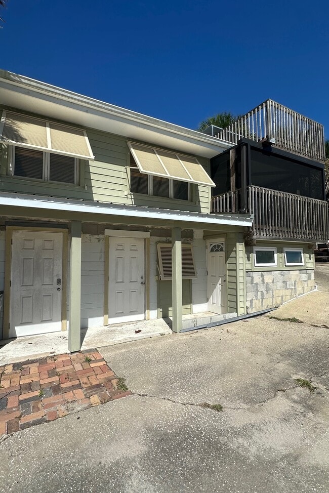 1207 N Atlantic Ave in New Smyrna Beach, FL - Building Photo - Building Photo