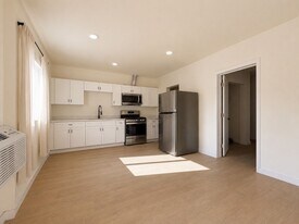 6819 N Figueroa St in Los Angeles, CA - Building Photo
